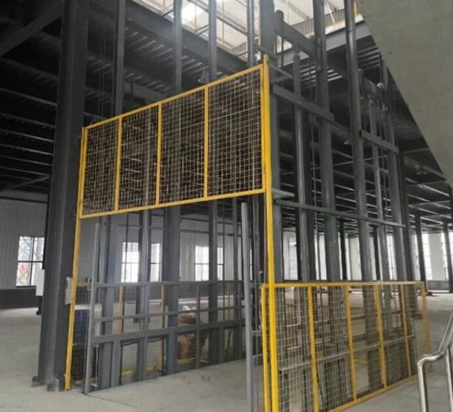 察雅请详细介绍一下货梯安装在室外的维护方法